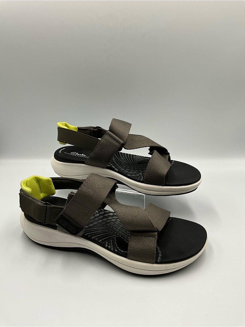 Clarks Sandals Size 6 Taupe Women's Adjustable Sport Cloudsteppers Sandals
